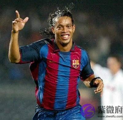 2003年，巴萨“梦二王朝”的崛起和皇马“银河战舰”的沉没