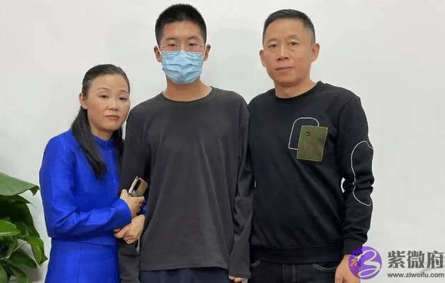 孙海洋讲述接孙卓放假细节，对儿子小名感惊讶，网友：孙富贵喜庆