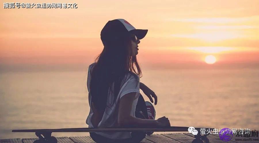 女生辰称骨细解表详解：四两二的女人性格坚强