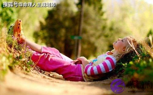 婚姻生辰看婚姻，烂桃花多的女命，如何获得幸福婚姻？