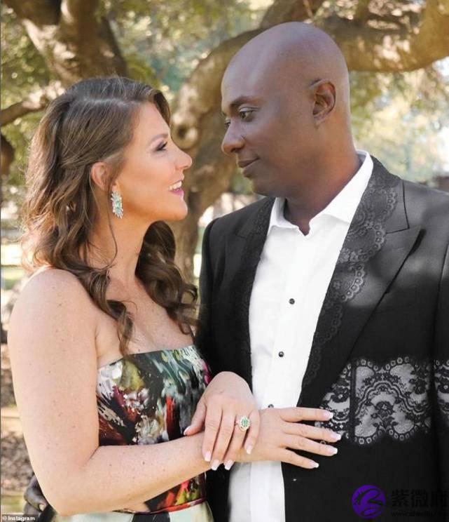 挪威大公主带黑人未婚夫闪耀王室！穿钻石紫裙好美，未婚夫遭吐槽