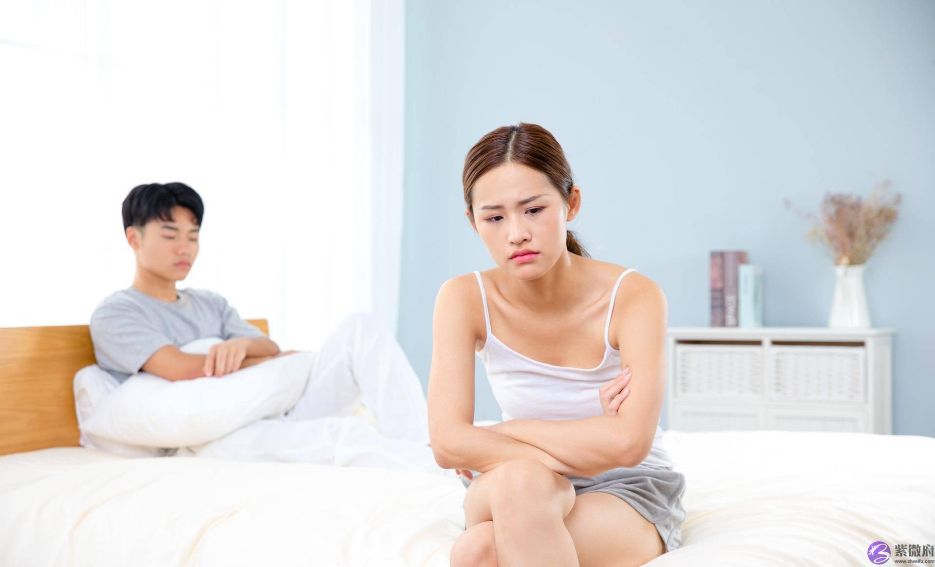 因为一碗炒粉，女子被未婚夫当街胖揍，未婚夫：退婚就陪13万彩礼