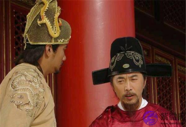 朱元璋问道士：我还能活多久？道士：比我多一天，朱元璋：斩了他