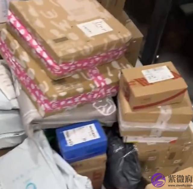 四川男子在宝宝出生前疯狂购物，几百个快递堆成山，女子反应真实