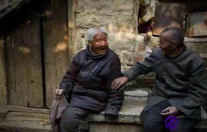 “初一的娘娘，十五的官”此话何意？是封建迷信还是宗教信仰？