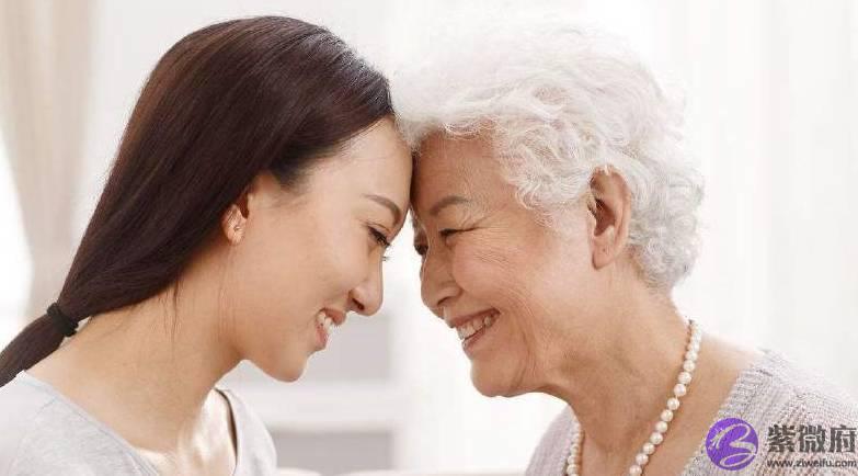 没生儿子的女人，老了以后你会羡慕有儿子的吗？回答让人泣不成声