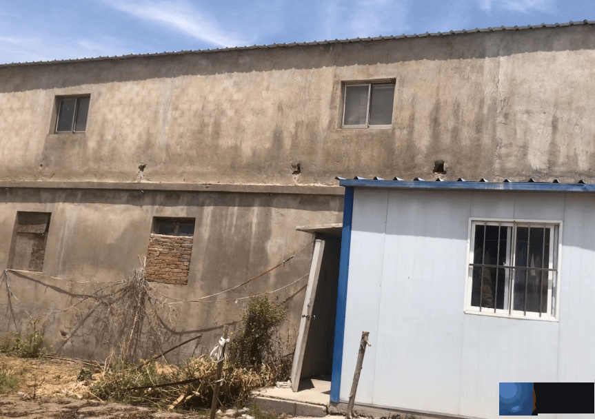 盐城一工商局院子内现违建仓库，是个人行为？