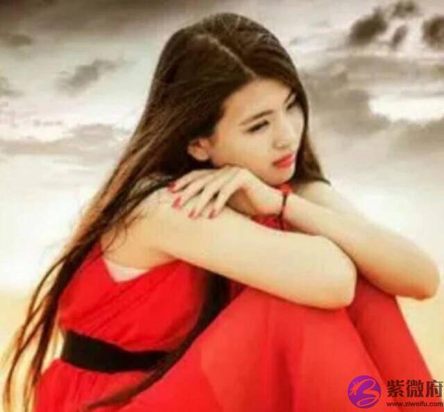 丙火五月官杀并透，天干戊癸合绊，大运壬子名利双辉