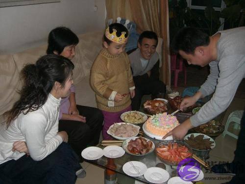 孩子生日过“阳历”或是“阴历”,这3个原则决定,家长需要知道