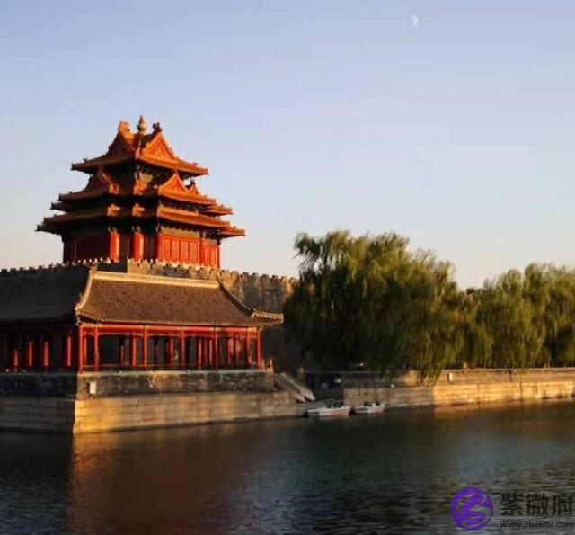 乙木丑月地支巳酉丑金局天干辛金透出从杀格,大运戊戌金榜题名