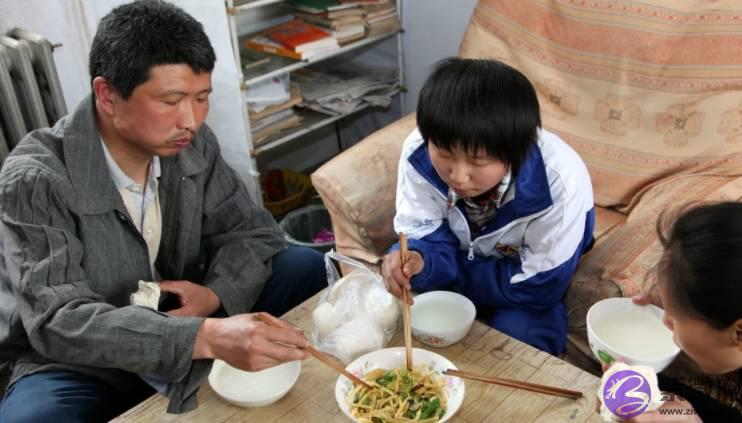 明明是端午节出生的宝宝,孩子的爷爷为什麽想修改出生日期?