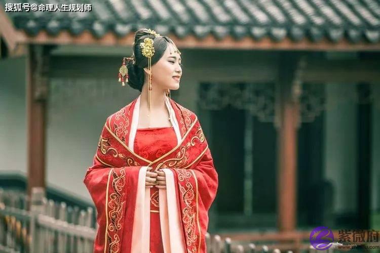 婚姻生辰看婚姻，二婚却能美满幸福，生辰看如何避免婚姻不幸