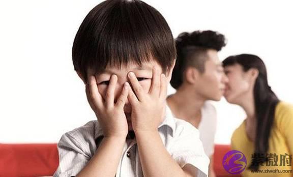 4岁女儿看见妈妈洗澡问:你下面怎麽长胡子了?宝妈的回答很直接