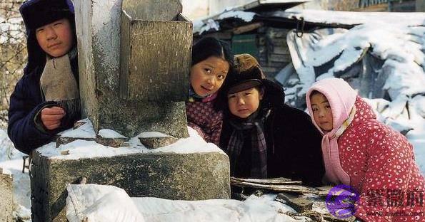 如果兄弟姐妹结仇，做到这4个“远离”，结局也会美好