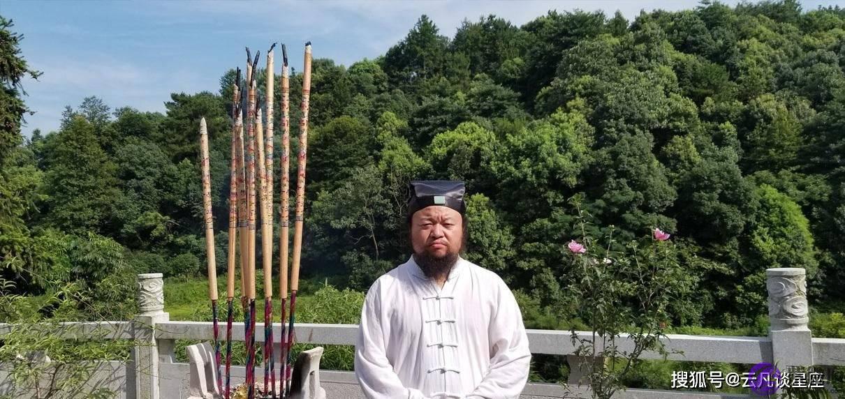 测算先生从未见过你,怎麽知道你家几口人?说出来你别不信!