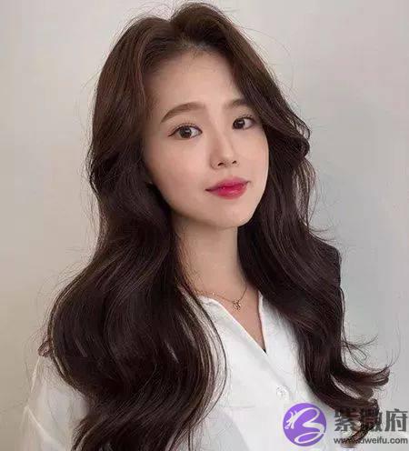 发尾“烫弯不烫卷”这才是最流行的发型！