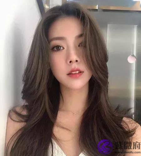 发尾“烫弯不烫卷”这才是最流行的发型！