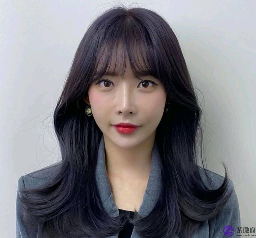 这4款微烫锁骨发，绝对是减龄的必备发型