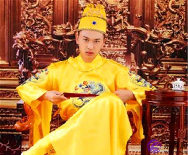 皇帝:把这个测算的拖出去斩了!测算先生:有本事你再等我十九天