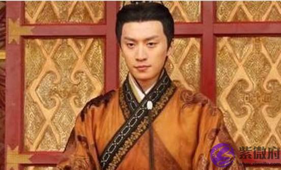 将军问测算先生：我能做皇帝吗？测算先生：你后面那个流鼻涕的小孩能的！