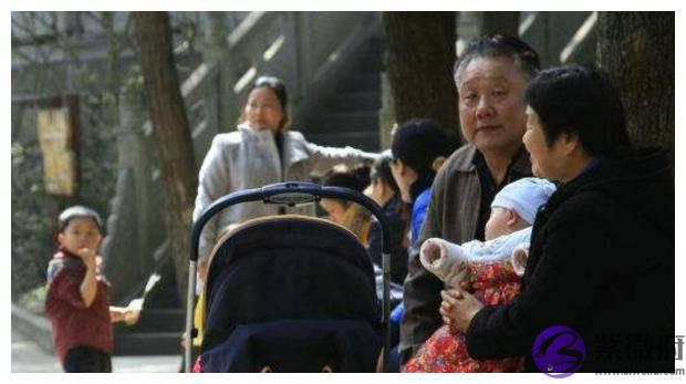 孩子长相被爷爷奶奶“截胡”，是种什麽体验？网友：以为老年得子