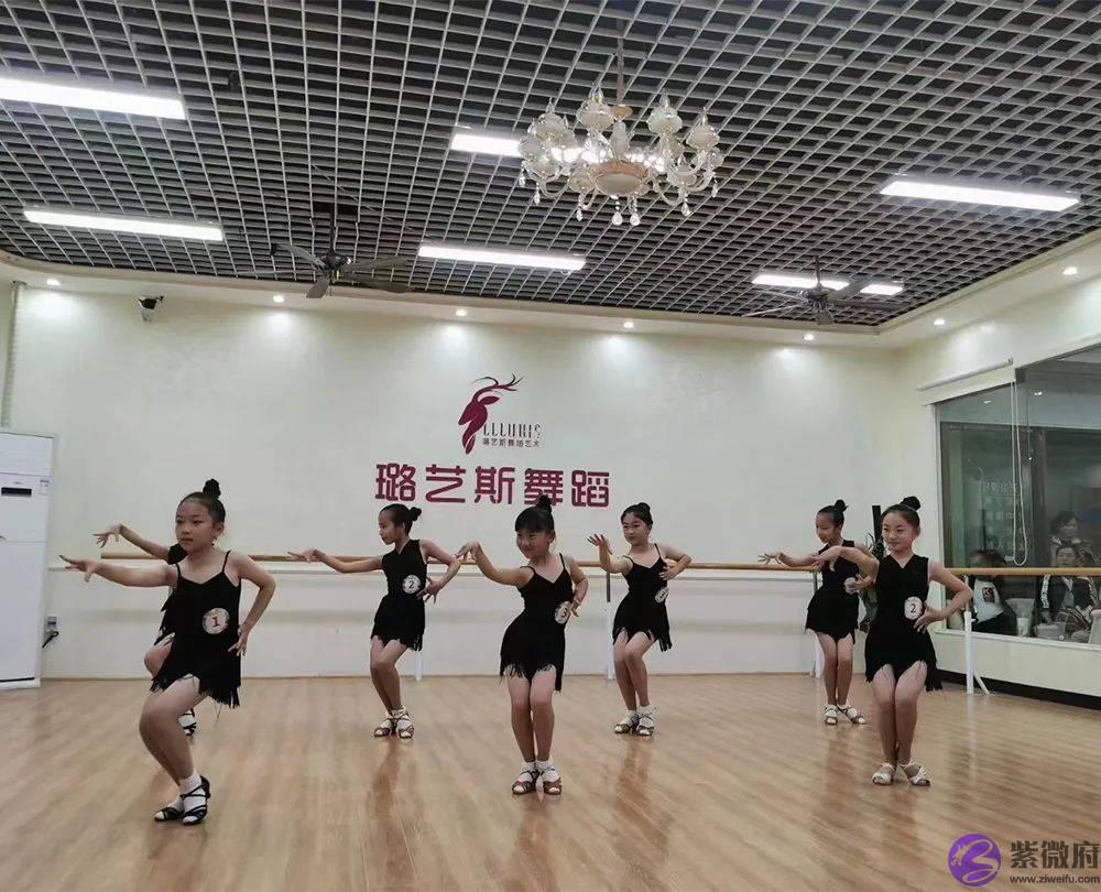 是什麽事情让岳阳500多位家长疯抢？你还在观望吗？