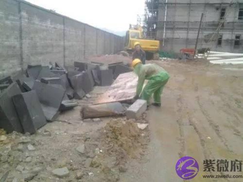 浇筑混凝土时突然下雨，怎麽办？停还是不停？
