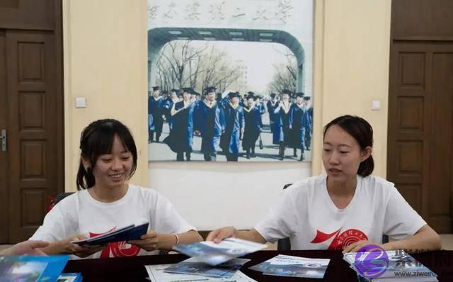 记得参加宣讲会，与招生老师互动，快速、准确获取考研信息