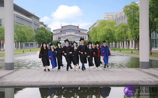 记得参加宣讲会，与招生老师互动，快速、准确获取考研信息