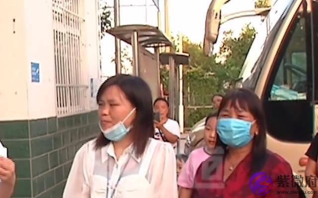 年轻小伙跟28岁女友结婚，给了10万彩礼后，却发现女友是38岁？