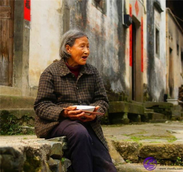 俗语“半路夫妻硬如铁，从小夫妻软如棉”，啥意思？古人经验之谈