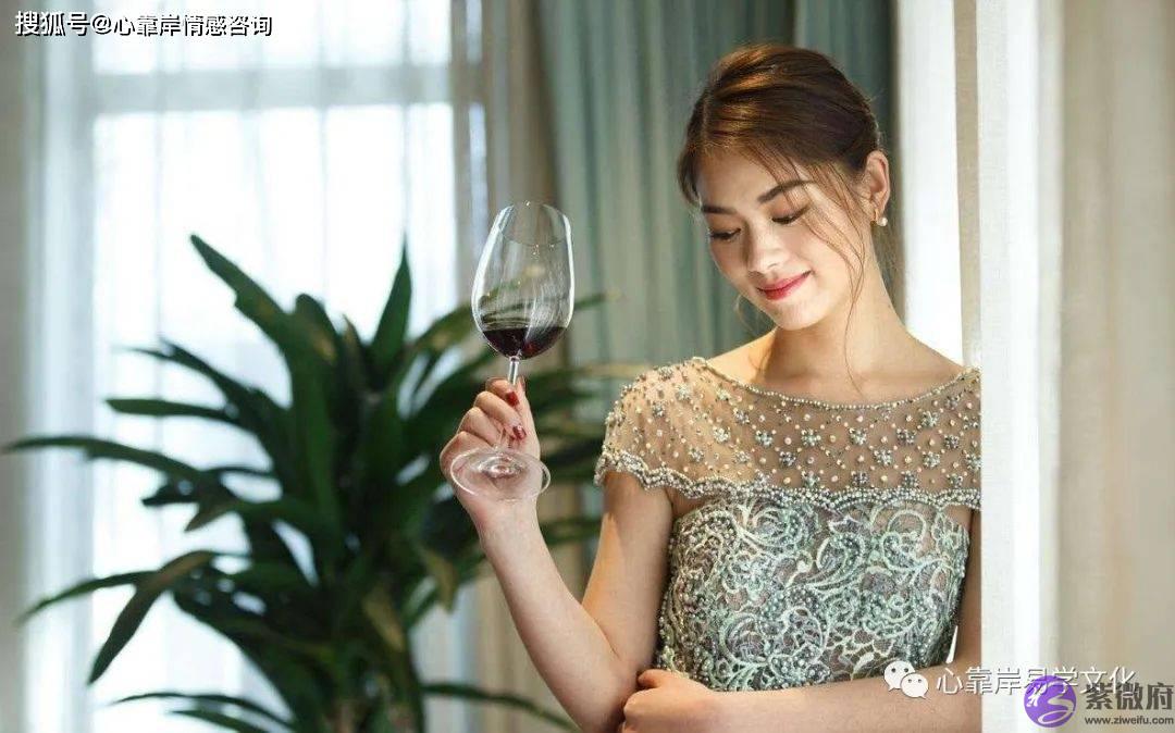 财官印全的生辰女命：旺夫益子生活幸福