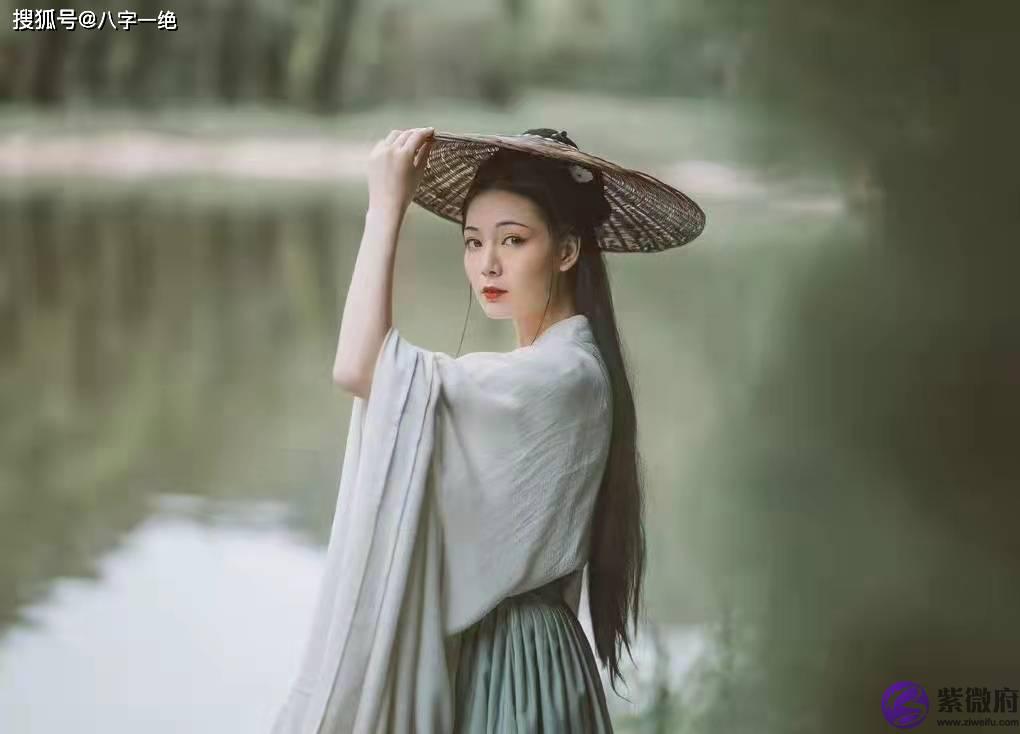 婚姻生辰看婚姻，身弱壬水命，官旺克身，婚姻如何维持长久幸福？