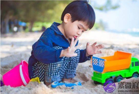 虎年出生的宝宝按生辰生辰起名：寓意美好的新生儿名字