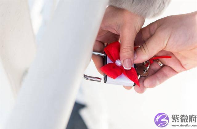 生辰婚姻不好的男女有哪些？生辰婚姻不好的化解方法