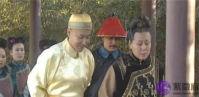 康熙拿出弘历的生辰生辰，相士看后：为女必为娼，为男必为皇