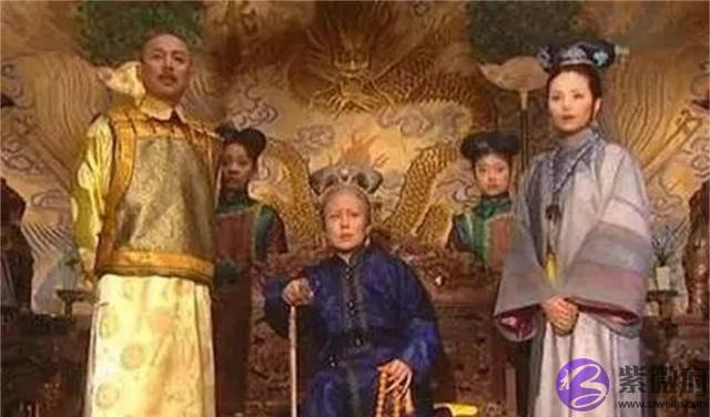 康熙拿出弘历的生辰生辰，相士看后：为女必为娼，为男必为皇