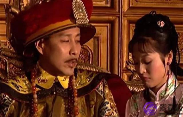 康熙拿出弘历的生辰生辰，相士看后：为女必为娼，为男必为皇