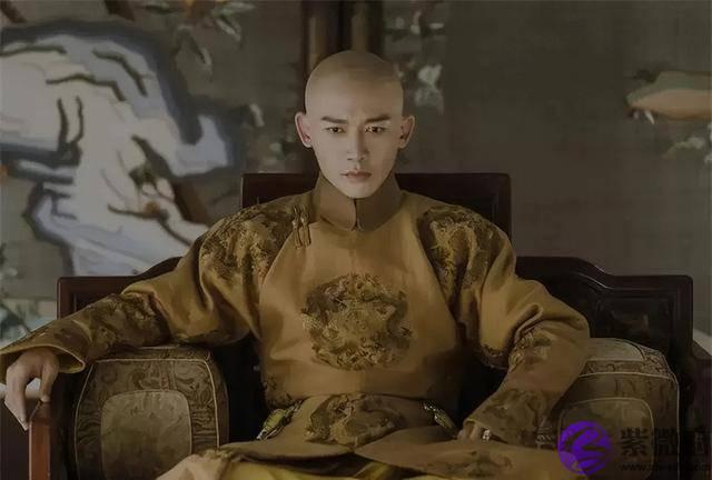 康熙拿出弘历的生辰生辰，相士看后：为女必为娼，为男必为皇