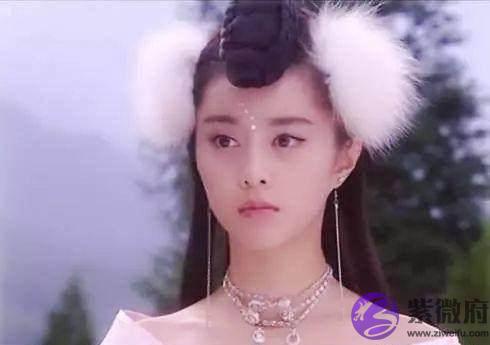一字肩服饰是现代装专属？这些女星穿上古装一字肩更有魅力！