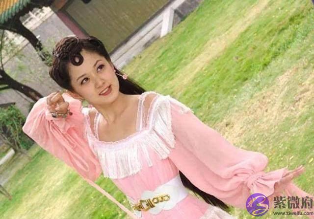 一字肩服饰是现代装专属？这些女星穿上古装一字肩更有魅力！