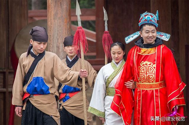 八字合婚定结婚日